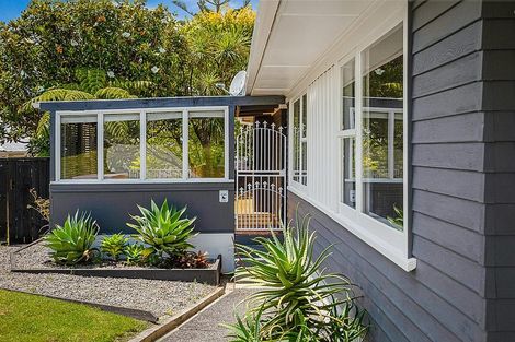 Photo of property in 241 Glengarry Road, Glen Eden, Auckland, 0602