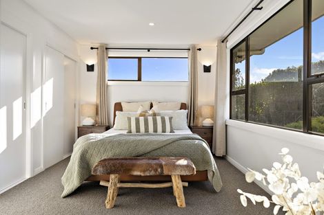 Photo of property in 44b Crosland Road, South Head, 0874