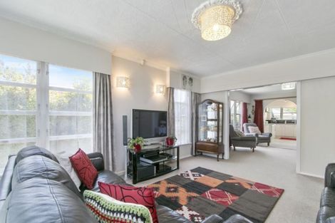 Photo of property in 160 Wainuiomata Road, Wainuiomata, Lower Hutt, 5014