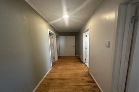 Photo of property in 20 Wattle Road, Sunnyvale, Auckland, 0612