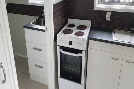 Photo of property in 21 Kamara Road, Glen Eden, Auckland, 0602