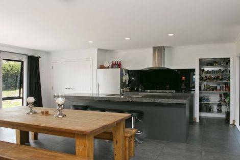 Photo of property in 25 Piro Place, Acacia Bay, Taupo, 3385