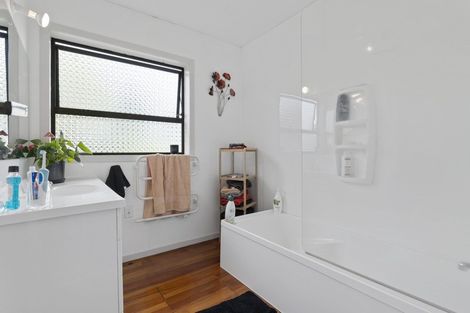 Photo of property in 44 Kent Terrace, Midhirst, Stratford, 4394