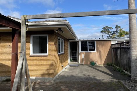 Photo of property in 2/2 Wallace Road, Ranui, Auckland, 0612
