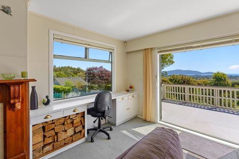 Photo of property in 2 Tui Crescent, Waikanae, 5036