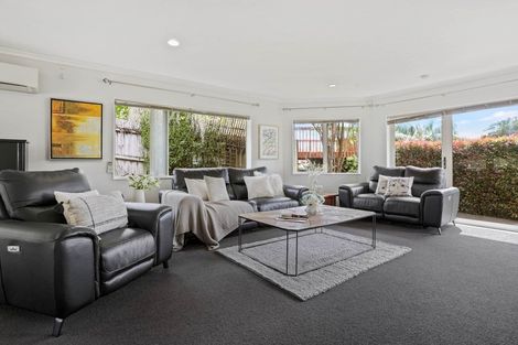 Photo of property in 7 Louvain Place, Greenhithe, Auckland, 0632