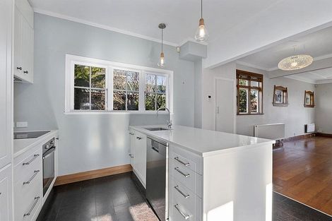 Photo of property in 24 Fitzherbert Street, Alicetown, Lower Hutt, 5010