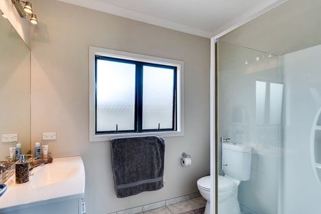 Photo of property in 15 Milford Place, Poraiti, Napier, 4112