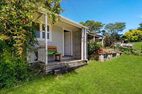 Photo of property in 917 South Head Road, South Head, Helensville, 0874