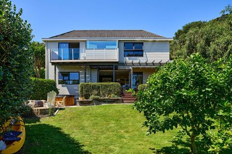 Photo of property in 8 Cheviot Road, Lowry Bay, Lower Hutt, 5013