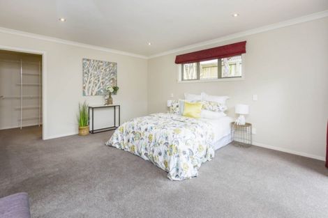 Photo of property in 5 Mcewen Crescent, Riverstone Terraces, Upper Hutt, 5018