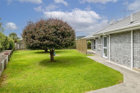 Photo of property in 35 Spackman Crescent, Paraparaumu, 5032
