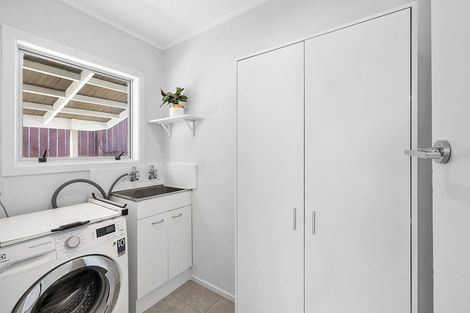 Photo of property in 1 Ross Place, Blagdon, New Plymouth, 4310