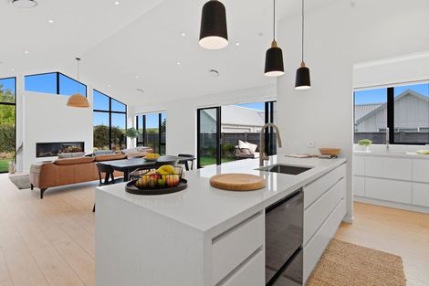 Photo of property in 4 Tiaki Lane, Matakana, 0985