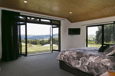 Photo of property in 25 Piro Place, Acacia Bay, Taupo, 3385