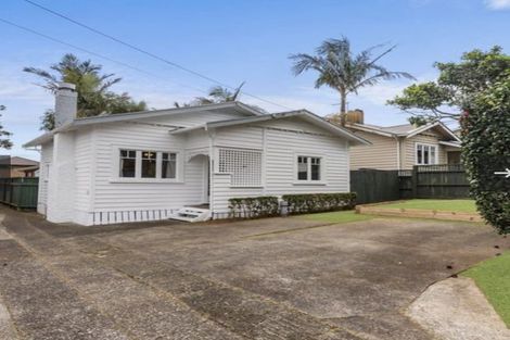 Photo of property in 14 Huapai Street, Onehunga, Auckland, 1061