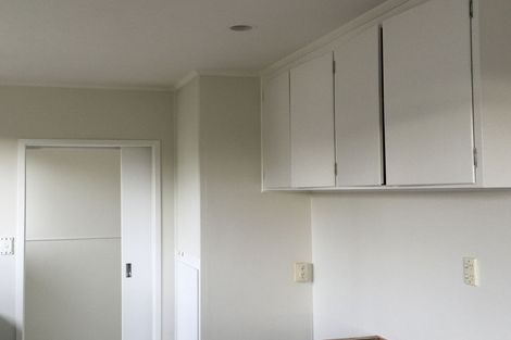 Photo of property in 4 Stallard Place, Glen Eden, Auckland, 0602