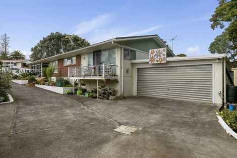 Photo of property in 14 Dennis Avenue, Hillpark, Auckland, 2102