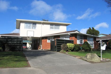 Photo of property in 8 Herbert Avenue, Cloverlea, Palmerston North, 4412