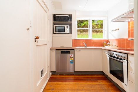 Photo of property in 11 Warwick Street, Wilton, Wellington, 6012