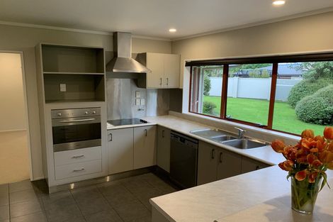 Photo of property in 14 Kilkenny Place, Fitzherbert, Palmerston North, 4410