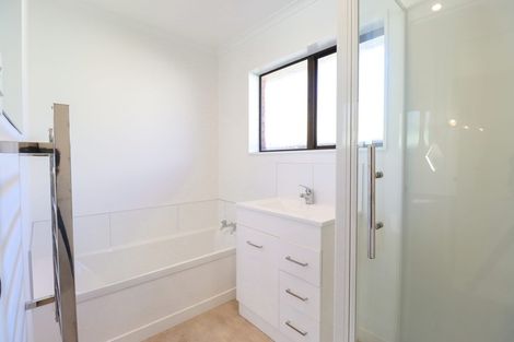 Photo of property in 9 Rolleston Street, Hokowhitu, Palmerston North, 4410