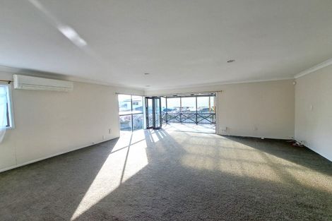 Photo of property in 1 Harrington Road, Henderson, Auckland, 0610