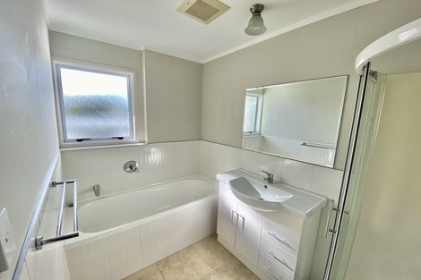 Photo of property in 1/91 Diana Drive, Glenfield, Auckland, 0627