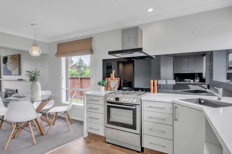 Photo of property in 328 Memorial Avenue, Burnside, Christchurch, 8053