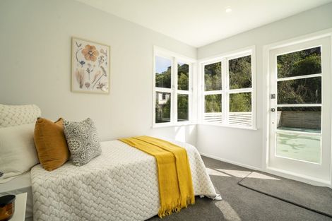 Photo of property in 319 Main Road, Tawa, Wellington, 5028