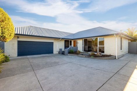 Photo of property in 19a Lake Terrace Road, Burwood, Christchurch, 8061