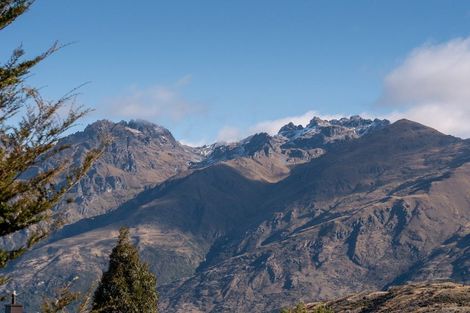 Photo of property in 35 Jacks Point Rise, Jacks Point, Queenstown, 9371