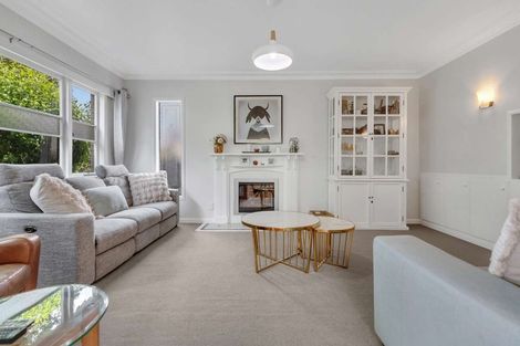 Photo of property in 67 Forest Lake Road, Forest Lake, Hamilton, 3200