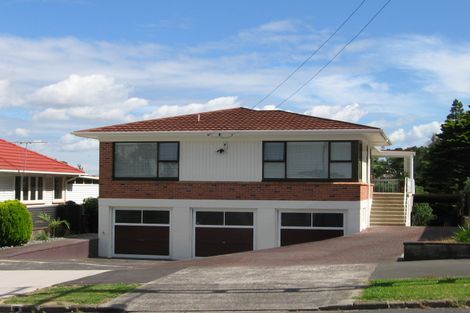 Photo of property in 23 Lynbrooke Avenue, Blockhouse Bay, Auckland, 0600