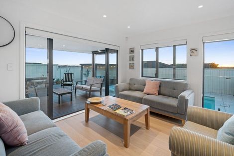 Photo of property in 16 Tokerau Crescent, Pukekohe, 2120