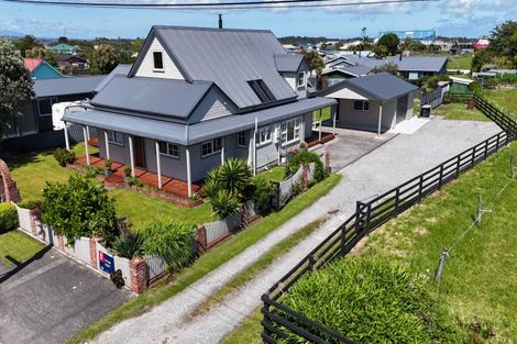 Photo of property in 6 Romilly Street, Westport, 7825