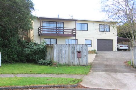 Photo of property in 19 Melia Grove, Goodwood Heights, Auckland, 2105