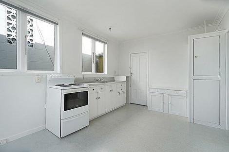 Photo of property in 40 West Coast Road, Glen Eden, Auckland, 0602