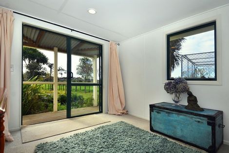 Photo of property in 33 Mokena Kohere Street, Manakau, Levin, 5573