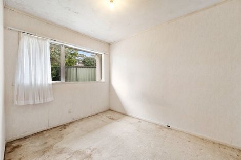 Photo of property in 2/17 Ballater Place, Highland Park, Auckland, 2010