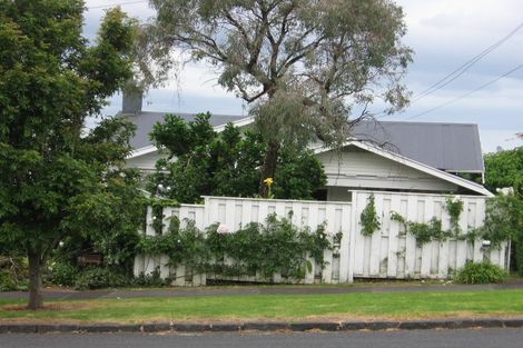 Photo of property in 80 Namata Road, One Tree Hill, Auckland, 1061