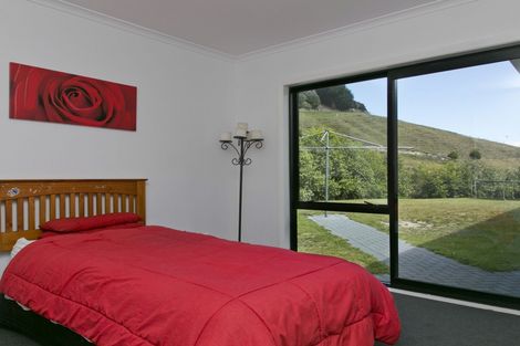 Photo of property in 25 Piro Place, Acacia Bay, Taupo, 3385