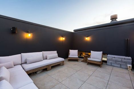 Photo of property in 29 Queen Street, New Plymouth, 4310