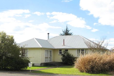 Photo of property in 28 Bibby Street, Waipawa, 4210