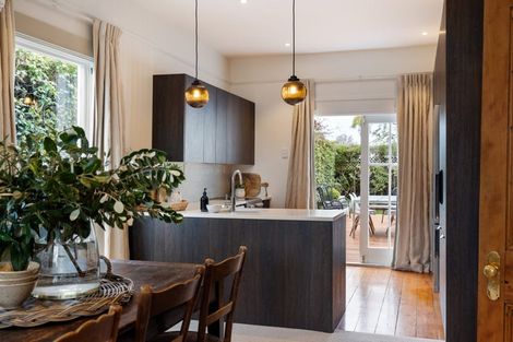 Photo of property in 110 Office Road, Merivale, Christchurch, 8014