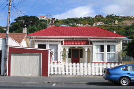 Photo of property in 128 Derwent Street, Island Bay, Wellington, 6023