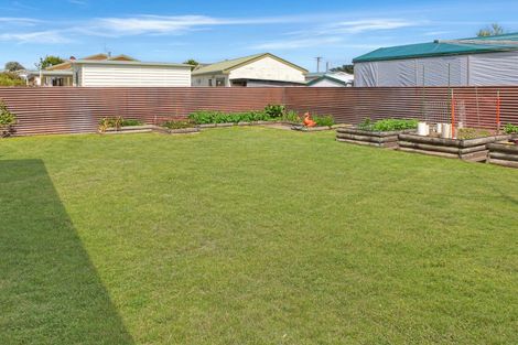 Photo of property in 20 Cousins Avenue East, Foxton Beach, Foxton, 4815