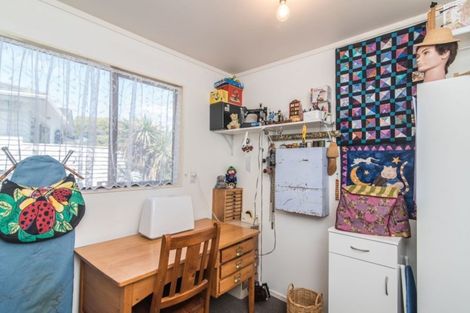 Photo of property in 16 Nugget Grove, Raumati Beach, Paraparaumu, 5032