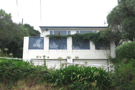 Photo of property in 16 Aplin Terrace, Ngaio, Wellington, 6035