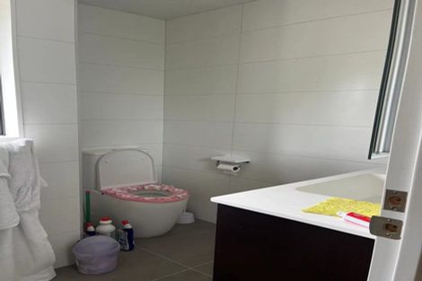 Photo of property in 18a Hazel Glen, Bayview, Auckland, 0629